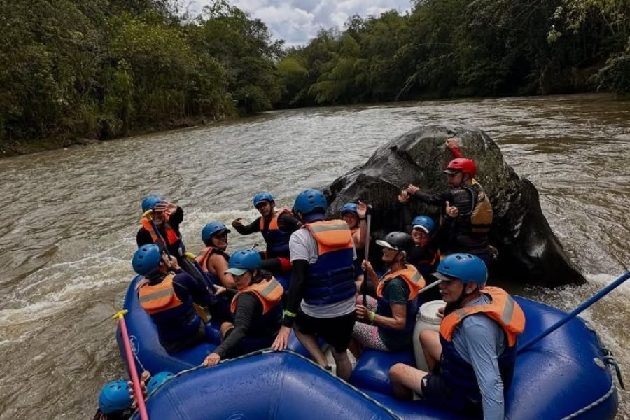 Canotaje o Rafting en el rio la vieja eje cafetero