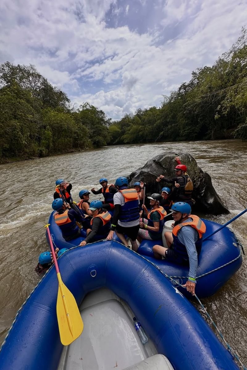 Canotaje o Rafting en el rio la vieja eje cafetero