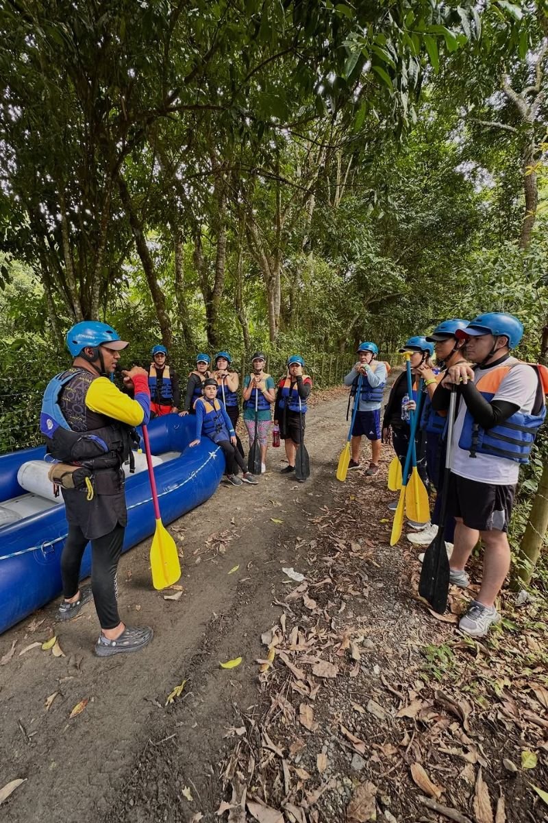 Canotaje o Rafting en el rio la vieja eje cafetero