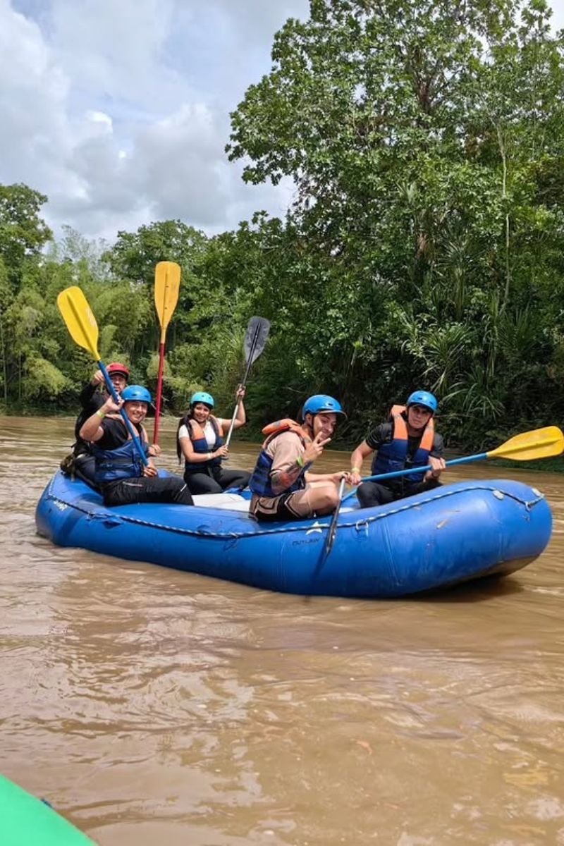 Canotaje o Rafting en el rio la vieja eje cafetero