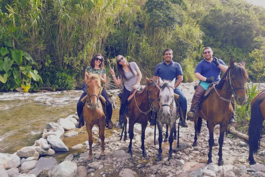 Cabalgata rio boquerón Salento Quindío Version 2