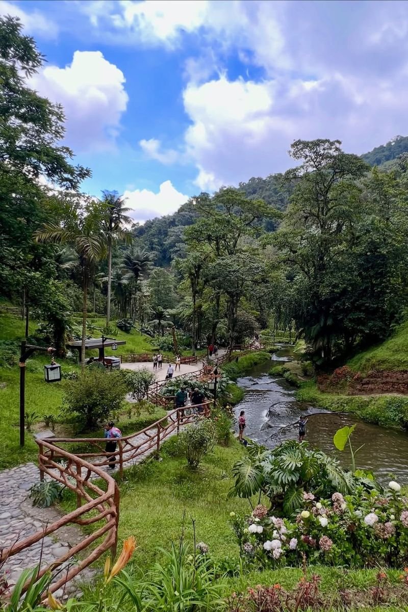 Termales Santa Rosa de Cabal | Balneario Termal con Cascada