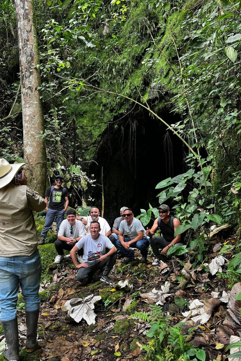 Fincas de cafe, rio Quindio y cascadas de Santa rita
