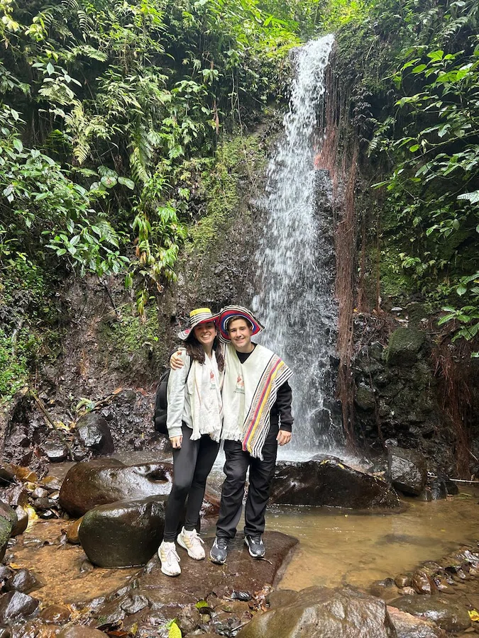 Plan Valle de cocora, filandia con monos, cafe y termales